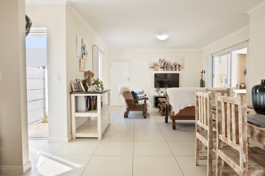 3 Bedroom Property for Sale in Sunningdale Western Cape